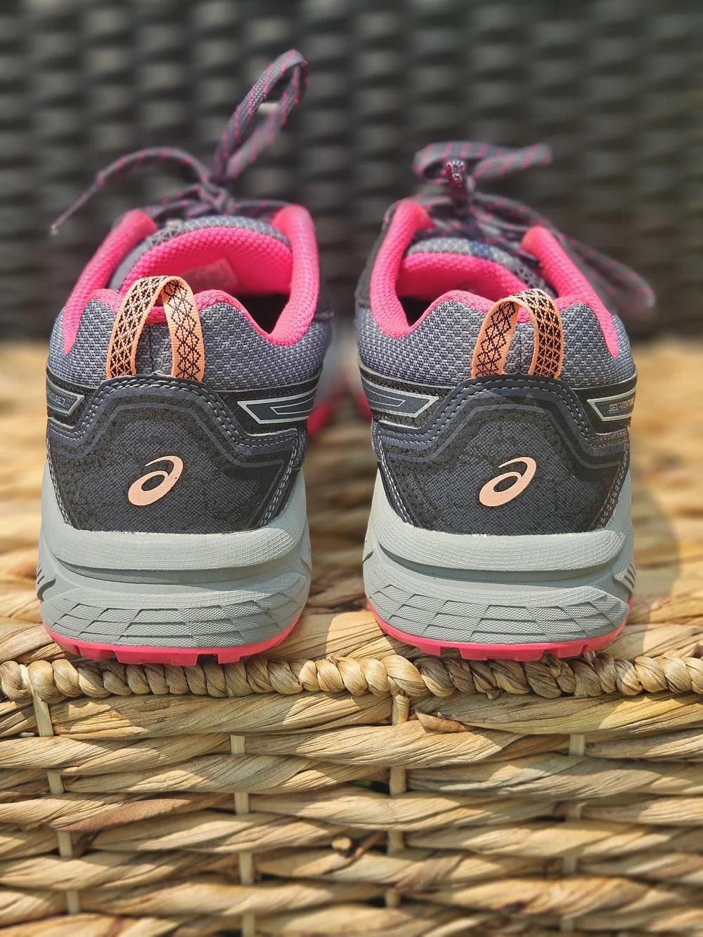 ASICS GEL Venture 7 Women Running Shoes - Gray with Pink Near New Tread